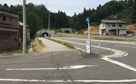 砂山トンネル鍬掛区側の国道158号側道からスタート (1/7)